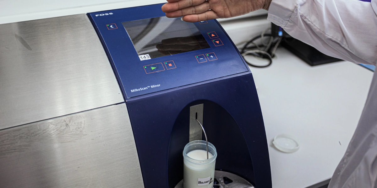 Всё входящее сырьё проходит проверку в собственной лаборатории завода