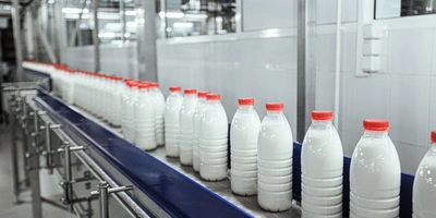 Линия розлива в ПЭТ-бутылки. Линия способна выпускать 8 тысяч бутылок в час