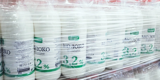 Для переработки в «Ядринмолоко» принимают молоко только высшего качества, его цена высока, но это принцип завода