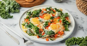 Яичница с кейлом и сладким перцем