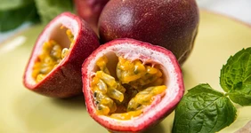 Что такое маракуйя, чем полезна и какова на вкус