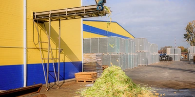 Все отходы производства бесплатно передают местным фермерам на&nbsp;комбикорм