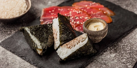 Как приготовить онигири дома: пошаговый рецепт с видео