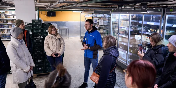 Свадьба в магазине, конкурсы и культпоходы: чем живёт сообщество ВкусВилла