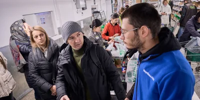 Свадьба в магазине, конкурсы и культпоходы: чем живёт сообщество ВкусВилла