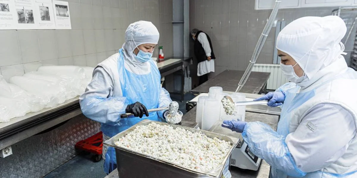 Рецепт оливье: как готовят салат в промышленном масштабе