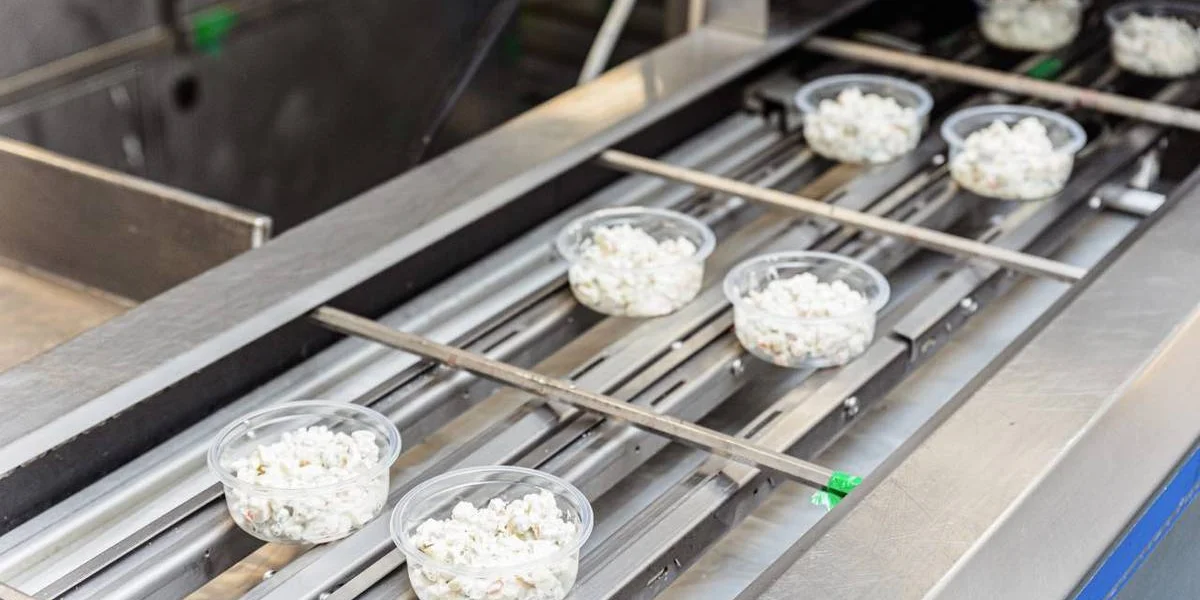 Рецепт оливье: как готовят салат в промышленном масштабе