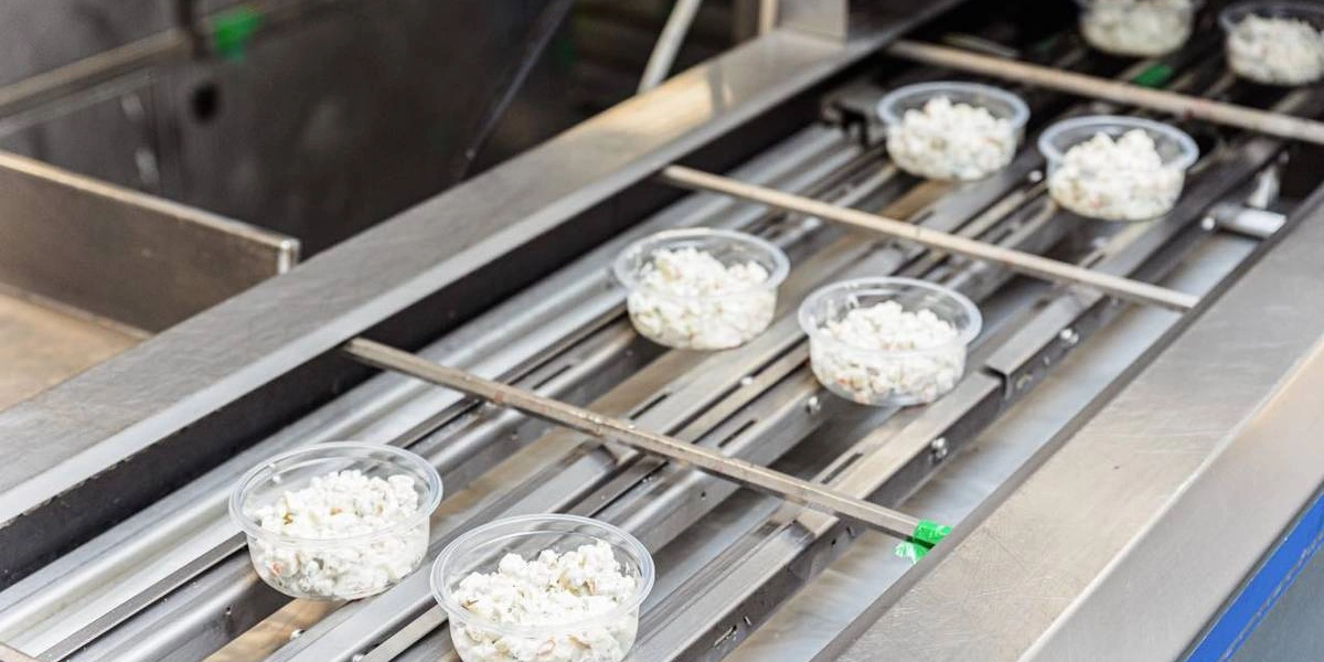 Рецепт оливье: как готовят салат в&nbsp;промышленном масштабе