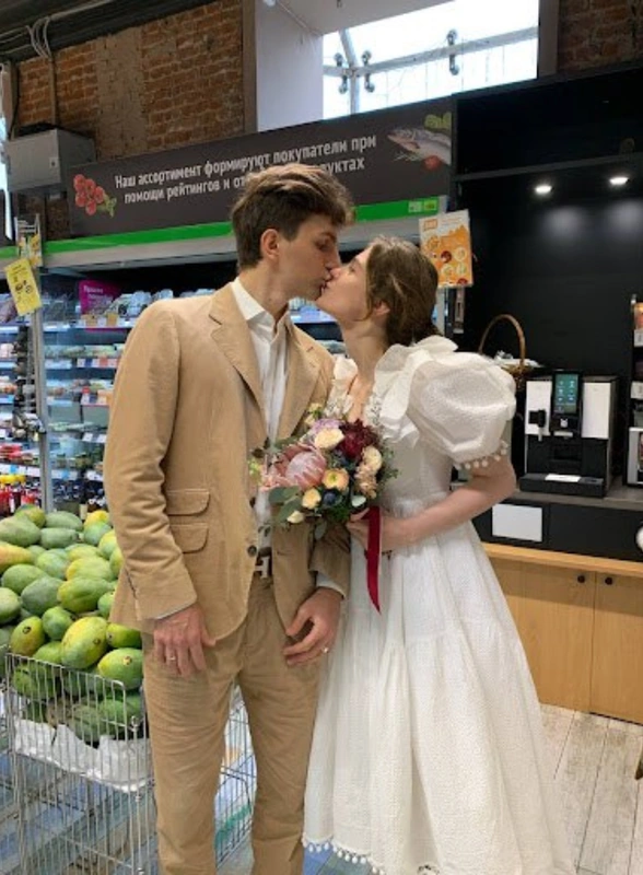 Свадьба в&nbsp;магазине, конкурсы и&nbsp;культпоходы: чем живёт сообщество ВкусВилла