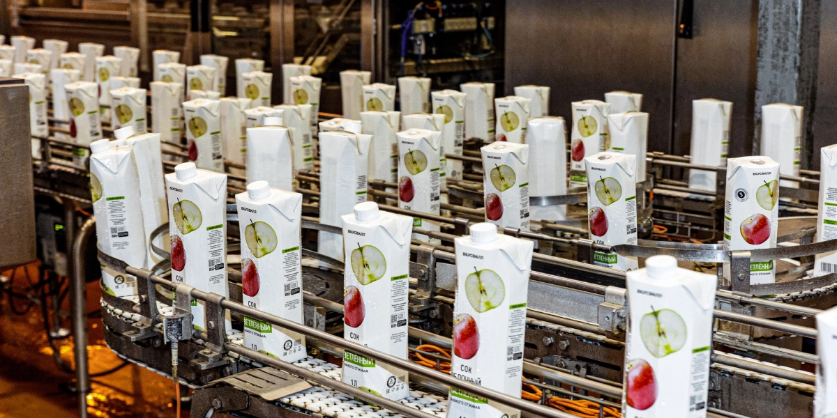 Готовая продукция проходит обязательную проверку в лаборатории. Кроме того, образцы каждой произведённой партии хранятся в течение всего срока годности продукта