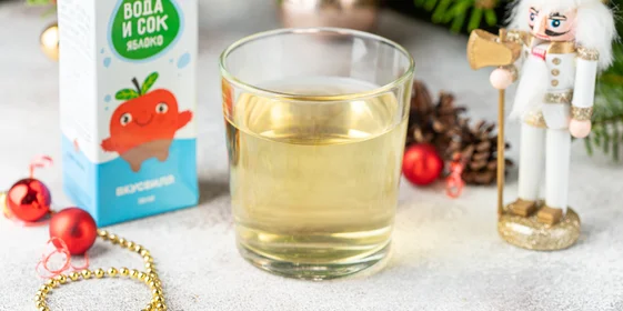 В ассортименте сокосодержащего напитка ВкусВилл «Вода и сок» два вкуса: «Яблоко» и «Яблоко-груша»