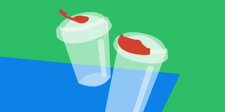 Новые стаканы во ВкусВилл Кафе: почему они экологичнее бумажных