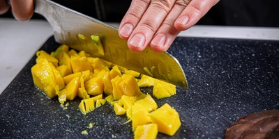 И нарежьте маленькими кусочками