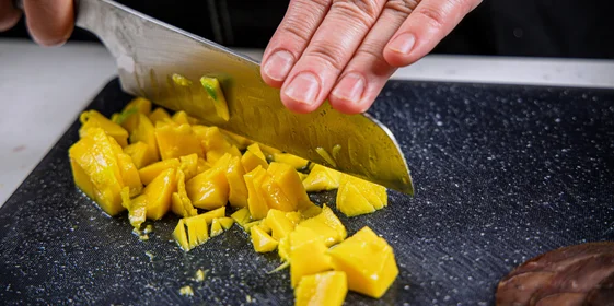 И нарежьте маленькими кусочками