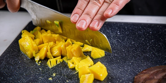 И нарежьте маленькими кусочками