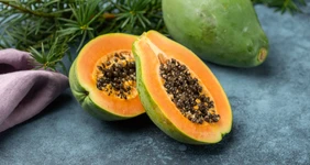 Чем полезна папайя и как её есть