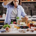 Лена, мы всё уронили: как за 1,5 часа накрыть праздничный стол