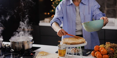 Лена, мы всё уронили: как за&nbsp;1,5 часа накрыть праздничный стол 