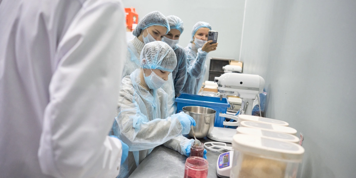 Селёдка в&nbsp;броне и&nbsp;голоса за&nbsp;кадром: жизнь ВВкусителей в&nbsp;декабре