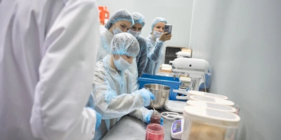 Селёдка в&nbsp;броне и&nbsp;голоса за&nbsp;кадром: жизнь ВВкусителей в&nbsp;декабре