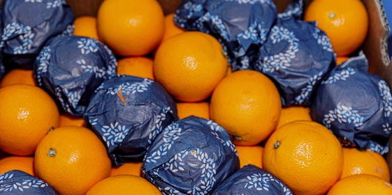 Главным претендентом на&nbsp;роль сочных долек стал апельсин Valencia. Этот сорт отличает тонкая кожура ярко-оранжевого цвета, сочная и&nbsp;сладкая мякоть