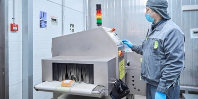 Последняя точка контроля — рентгеновская проверка готового продукта на немецком оборудовании X-ray или японском Anritsu