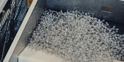 Преформы, из которых получаются бутылки для молока