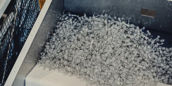 Преформы, из которых получаются бутылки для молока