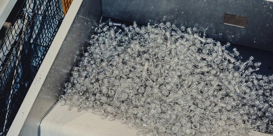 Преформы, из которых получаются бутылки для молока