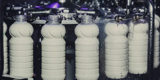 Закрывают крышкой