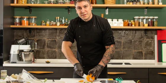 Горячая еда с доставкой на дом или в офис: всё о проекте Сгоряча от ВкусВилла