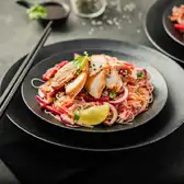 Салат с&nbsp;фунчозой, курицей и&nbsp;редькой