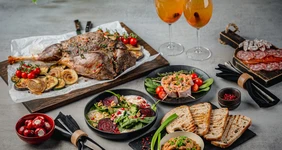 Праздничный стол по-мужски: мастер-класс от шеф-повара ВкусВилла