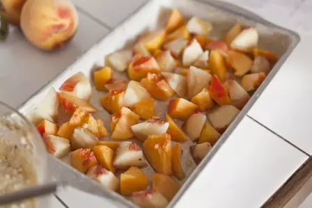 Запеканка с персиками на завтрак — процесс приготовления, фото 5