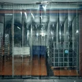 В этот ангар приезжает замороженная рыба, здесь же происходит растарка