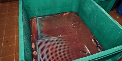 Для посола каждой новой партии рыбы используют новый солевой раствор