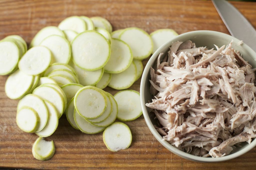 Летний пирог с кабачками и курицей — процесс приготовления, фото 8 Летний пирог с кабачками и курицей — процесс приготовления, фото 8