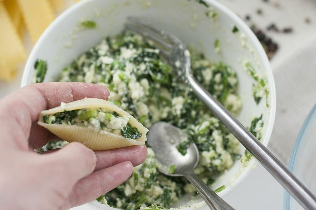 Весенние ракушки с начинкой из шпината — процесс приготовления, фото 11 Весенние ракушки с начинкой из шпината — процесс приготовления, фото 11