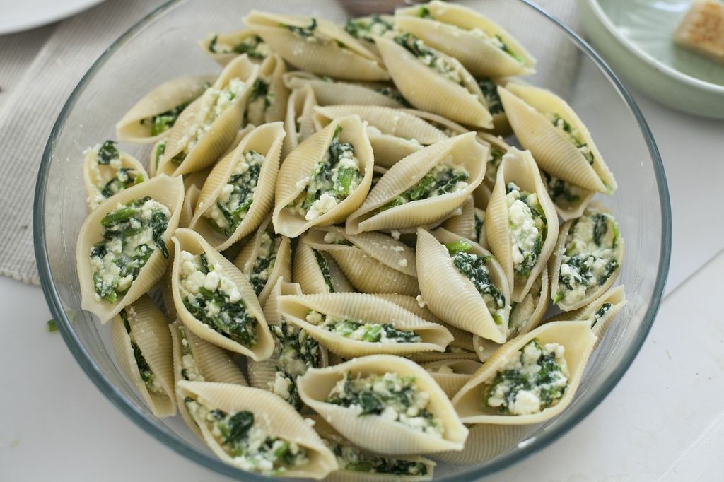 Весенние ракушки с начинкой из шпината — процесс приготовления, фото 12 Весенние ракушки с начинкой из шпината — процесс приготовления, фото 12