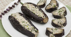 Баклажаны с орехами