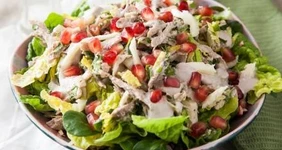 Салат с курицей и гранатом