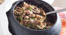 Гречка с потрошками в горшочке