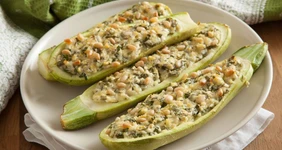 Кабачки, фаршированные творогом и зеленью