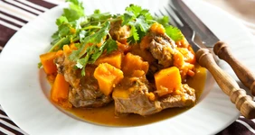 Рагу из баранины с тыквой и курагой