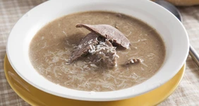 Мясной крем-суп с сыром