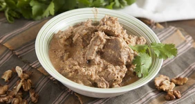 Мясо в ореховом соусе по-грузински