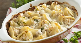 Лумаконе с куриным фаршем и грибами