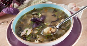 Пряный суп из курицы с нутом