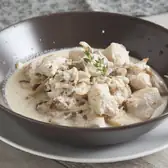 Индейка с&nbsp;вешенками в&nbsp;сливочном соусе