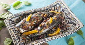 Скумбрия с солеными лимонами